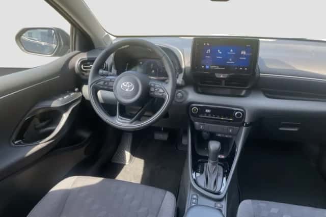 Toyota Yaris (2025) thumbnail 5