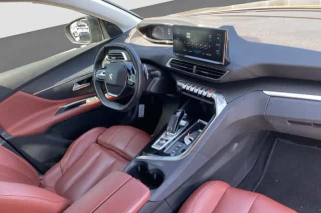 Peugeot 3008 (2021) thumbnail 2