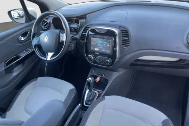 Renault Captur (2015) thumbnail 2