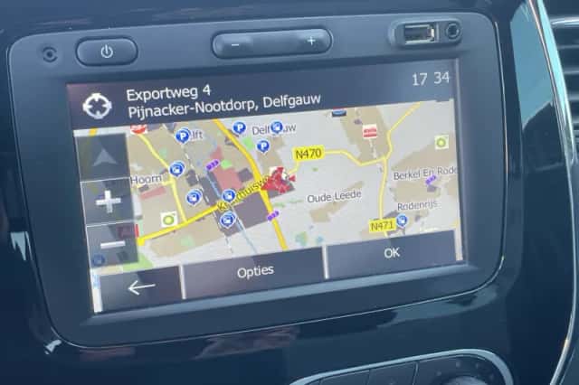 Renault Captur (2015) thumbnail 5