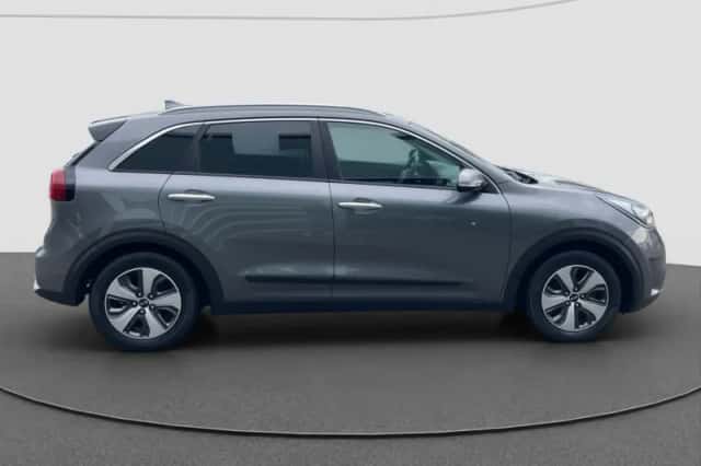 Kia Niro (2017) thumbnail 2