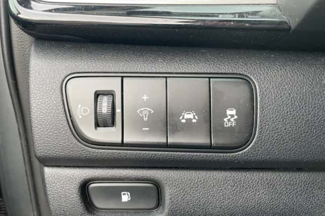 Kia Niro (2017) thumbnail 6
