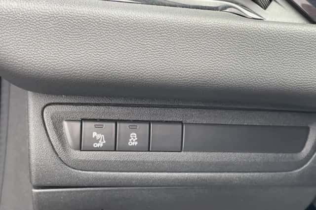 Peugeot 208 (2015) thumbnail 6