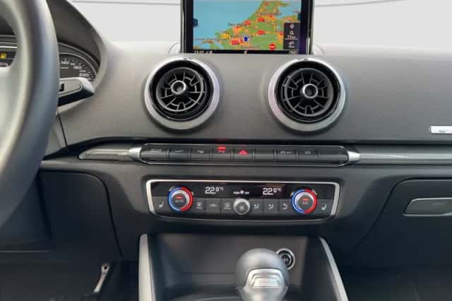 Audi A3 (2016) thumbnail 14