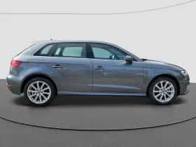 Audi A3 (2016) thumbnail 3