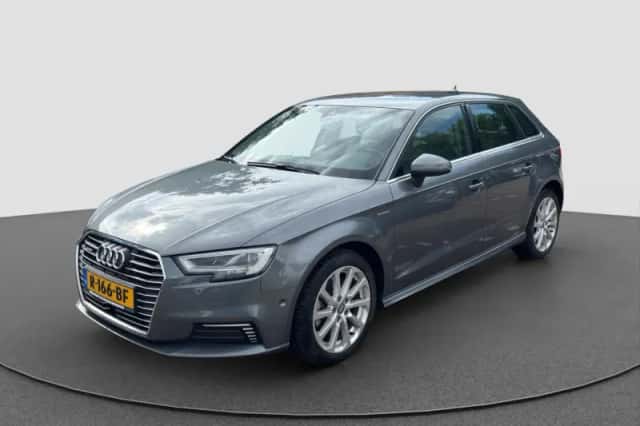 Audi A3 (2016) thumbnail 4