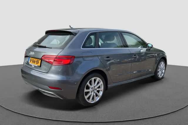Audi A3 (2016) thumbnail 4