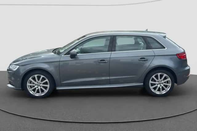 Audi A3 (2016) thumbnail 5