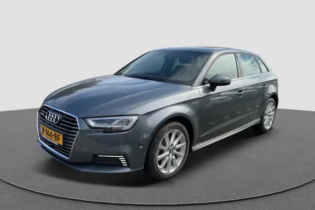 Audi A3 (2016) thumbnail 5