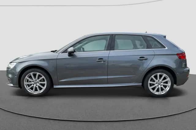 Audi A3 (2016) thumbnail 6