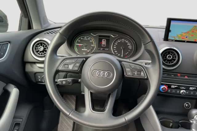 Audi A3 (2016) thumbnail 10