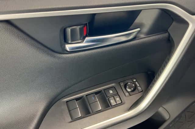 Toyota RAV4 (2019) thumbnail 25