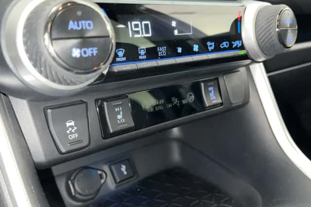 Toyota RAV4 (2019) thumbnail 27