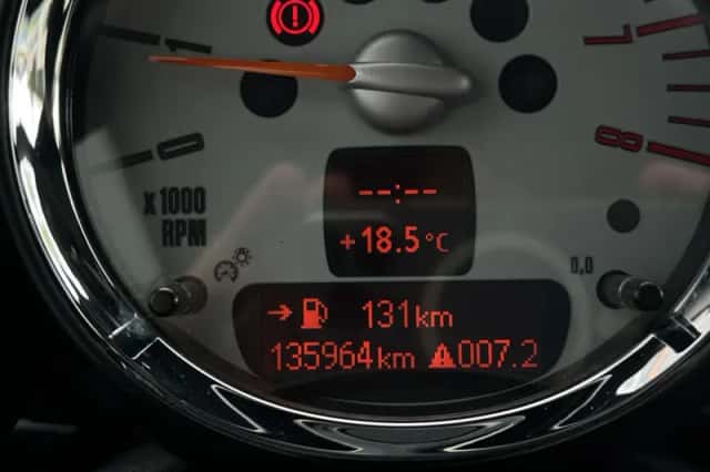 MINI Cabrio (2009) thumbnail 12