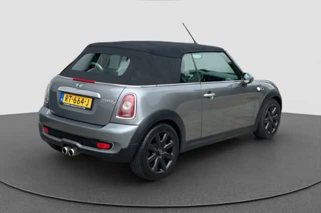 MINI Cabrio (2009) thumbnail 3