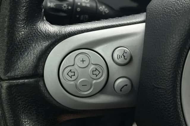 MINI Cabrio (2009) thumbnail 10