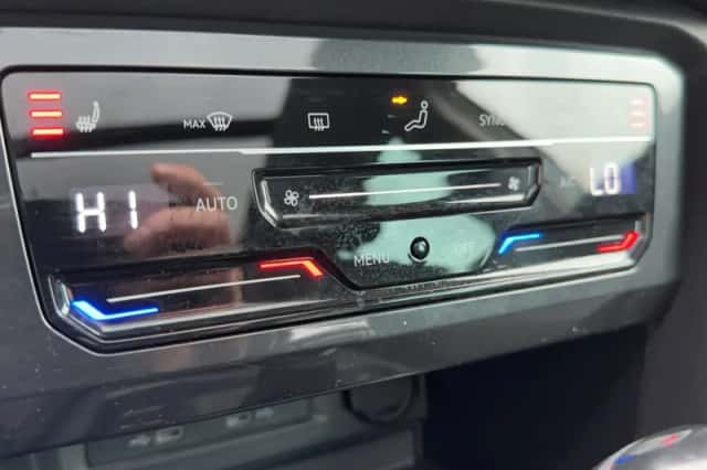 Volkswagen Tiguan (2021) thumbnail 11