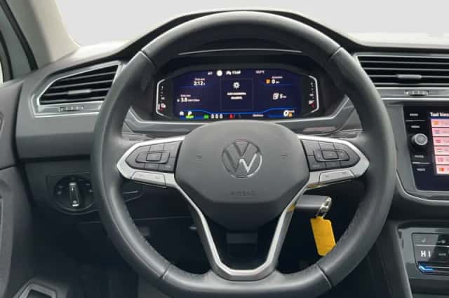 Volkswagen Tiguan (2021) thumbnail 13