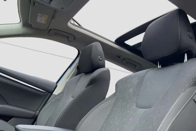 Škoda Octavia (2020) thumbnail 2