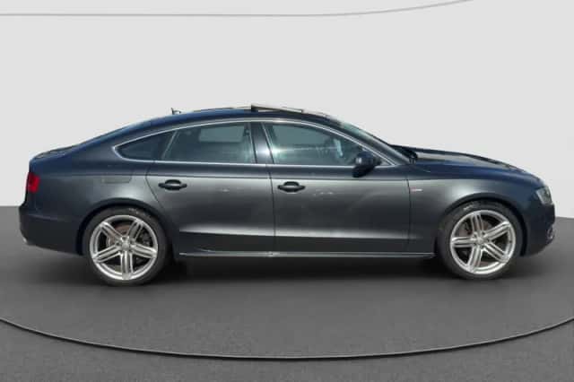 Audi A5 (2011) thumbnail 3