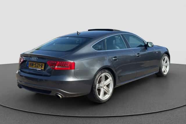 Audi A5 (2011) thumbnail 5