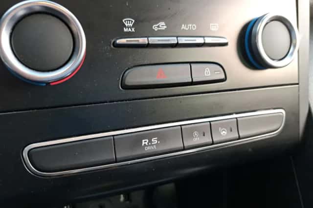 Renault Mégane (2019) thumbnail 16