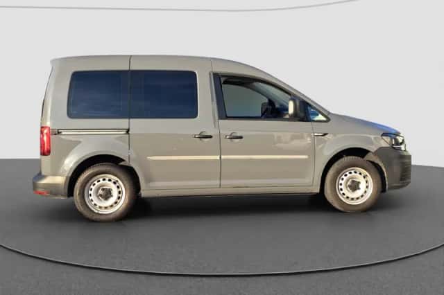 Volkswagen Caddy (2016) thumbnail 2
