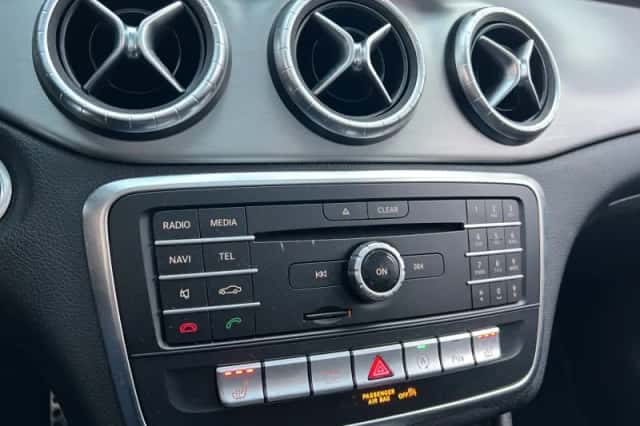Mercedes-Benz CLA-Klasse (2018) thumbnail 18