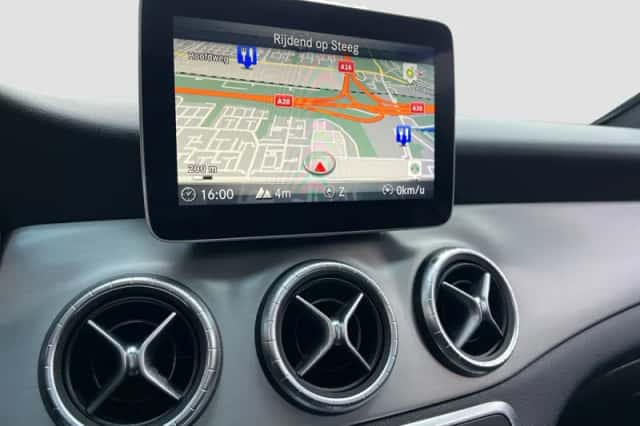 Mercedes-Benz CLA-Klasse (2018) thumbnail 3