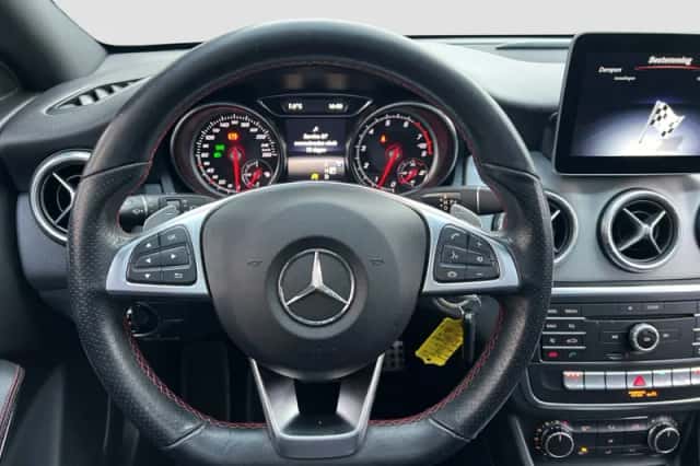 Mercedes-Benz CLA-Klasse (2018) thumbnail 4