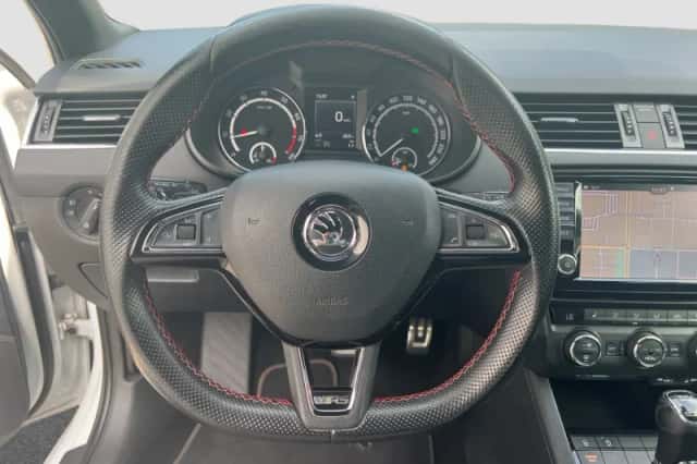 Škoda Octavia (2016) thumbnail 12