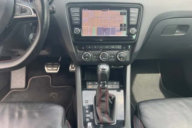 Škoda Octavia (2016) thumbnail 16