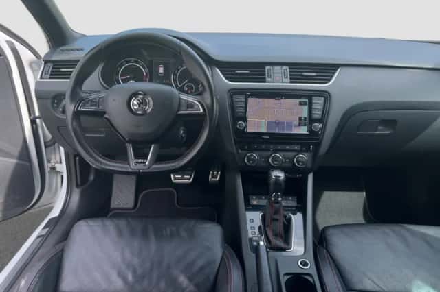 Škoda Octavia (2016) thumbnail 3
