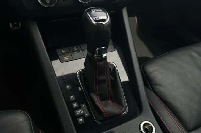 Škoda Octavia (2016) thumbnail 21