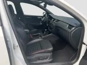 Škoda Octavia (2016) thumbnail 22