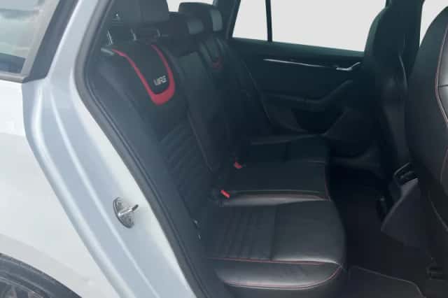 Škoda Octavia (2016) thumbnail 23