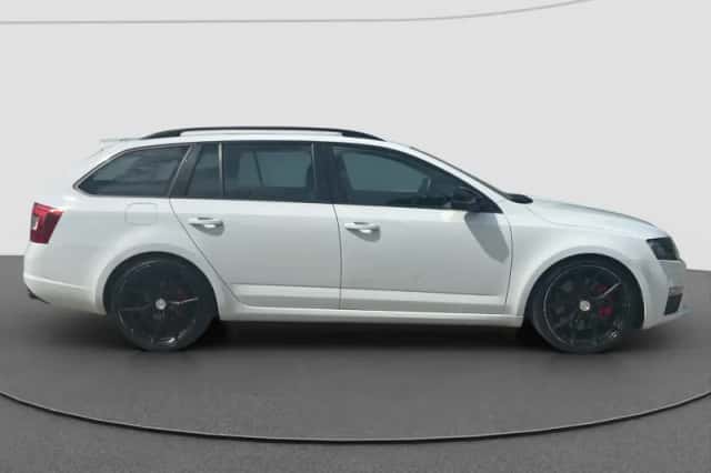 Škoda Octavia (2016) thumbnail 6