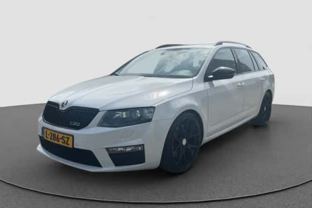 Škoda Octavia (2016) thumbnail 8