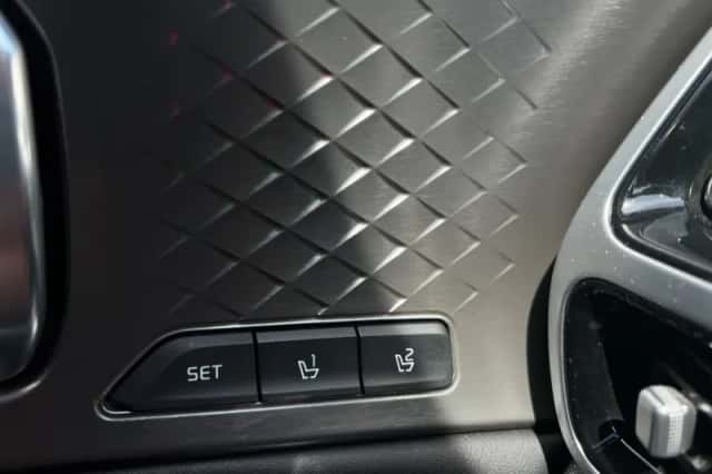 Kia Sorento (2020) thumbnail 11