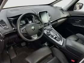 Renault Espace (2015) thumbnail 2
