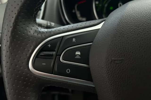 Renault Espace (2015) thumbnail 12