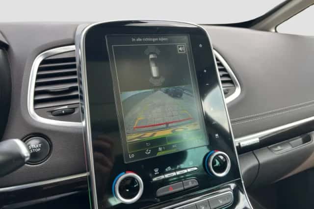 Renault Espace (2015) thumbnail 4