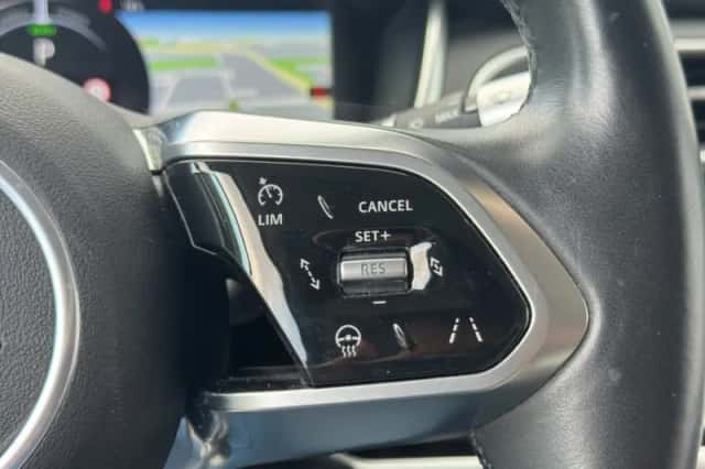 Jaguar I-Pace (2018) thumbnail 14