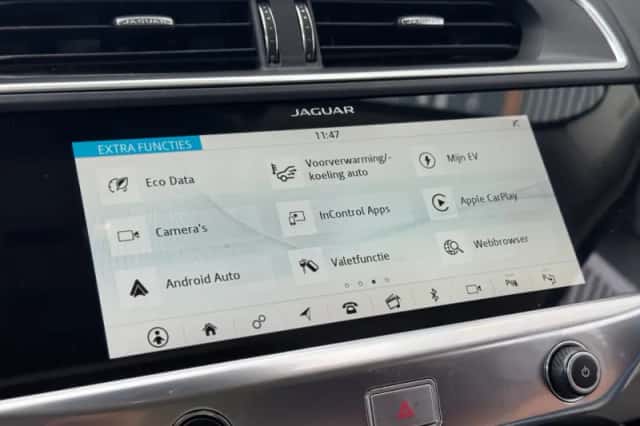 Jaguar I-Pace (2018) thumbnail 16