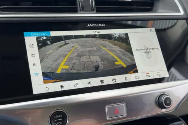 Jaguar I-Pace (2018) thumbnail 17