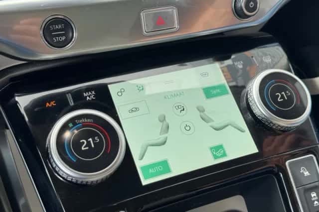 Jaguar I-Pace (2018) thumbnail 19