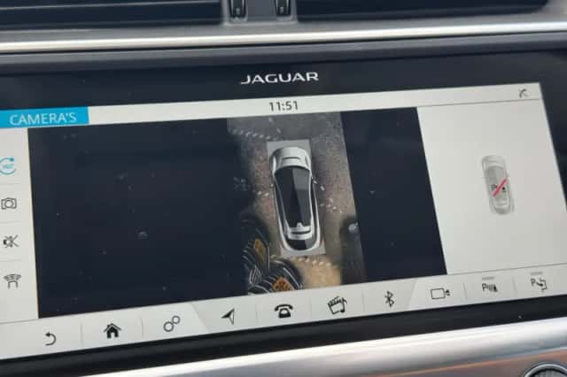 Jaguar I-Pace (2018) thumbnail 4