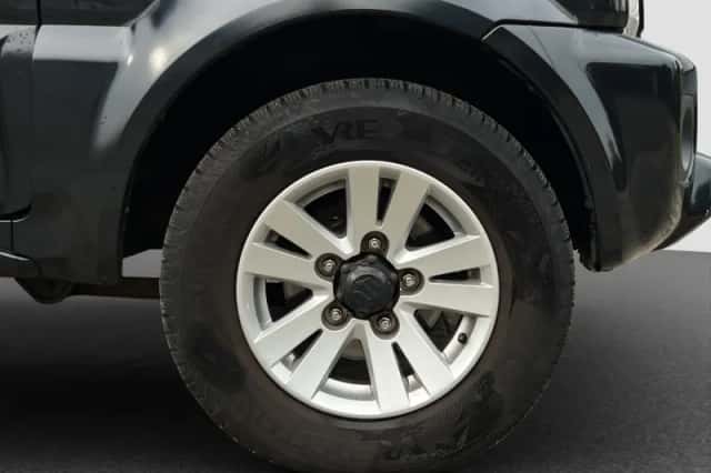 Suzuki Jimny (2012) thumbnail 2