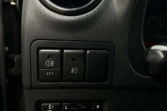 Suzuki Jimny (2012) thumbnail 12