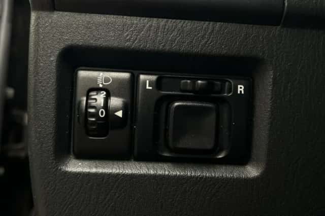 Suzuki Jimny (2012) thumbnail 13